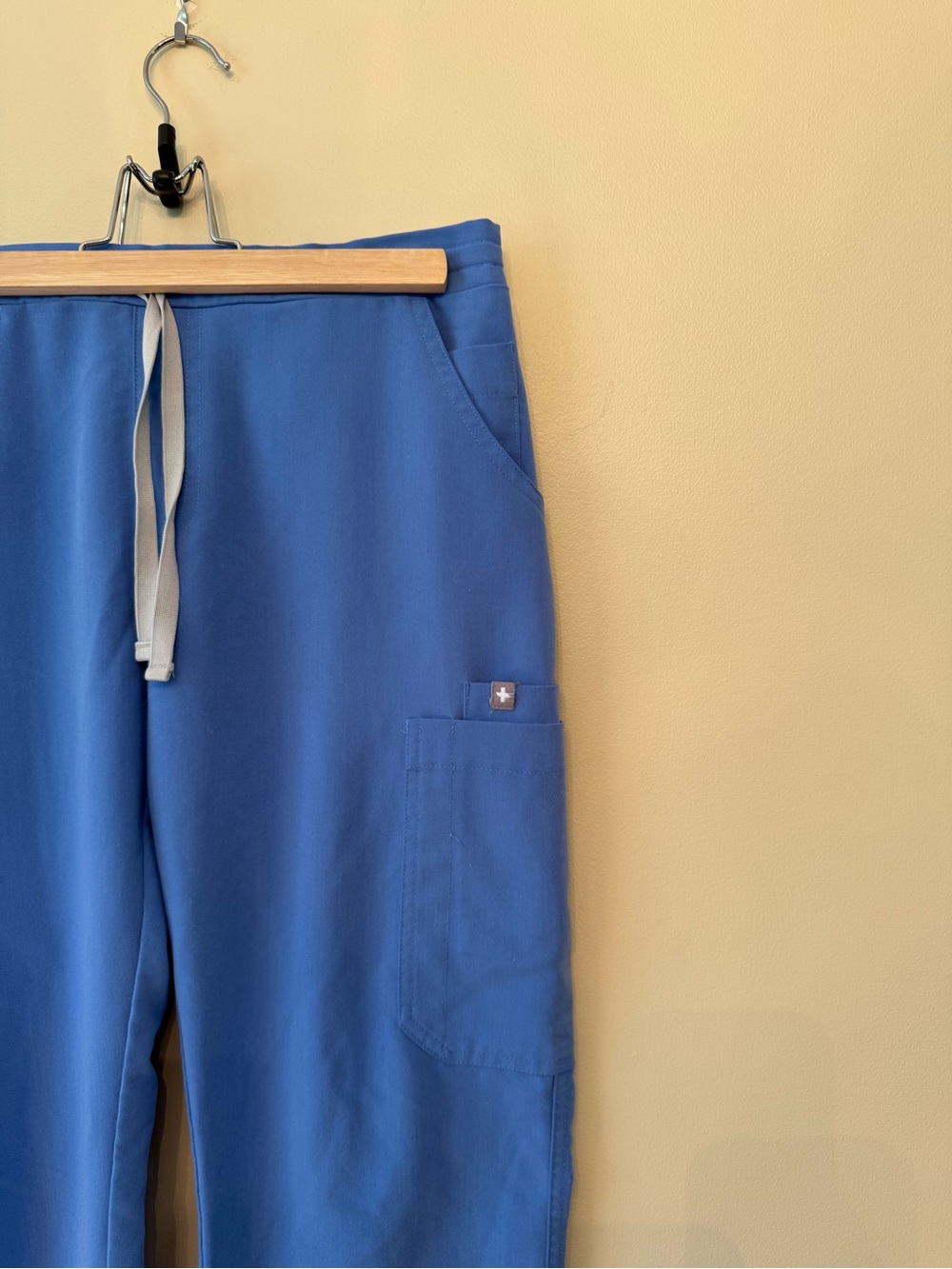 Figs Yola Elastic Waistband Skinny Scrub Pants Ceil Blue - Picture 2 of 7
